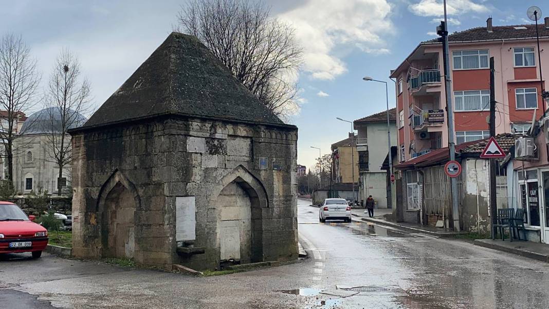 Osmanlı Döneminden Kalan Tarihi Çeşmelere Bakım 18